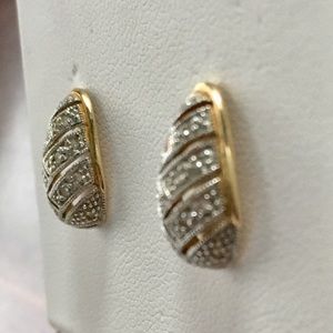 POST EARRINGS GOLD & DIAMONDS